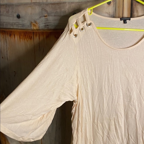 Hannah Light Pink Blouse with Cutout Details - Picture 5 of 6